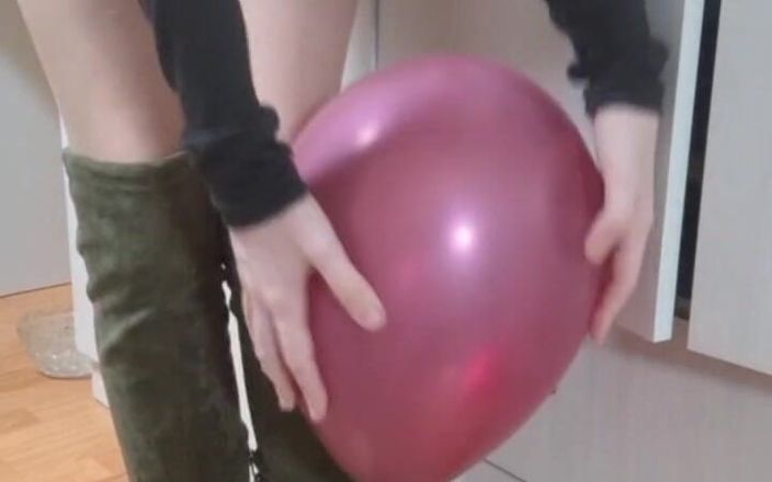 ElzaKom: Globos de la dominatrix Elza Kom
