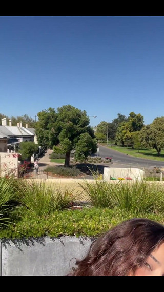 Kiki Isobel: Dương vật giả màu hồng thủ dâm trên ban công