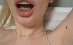 Elza Kom Armpit Worship