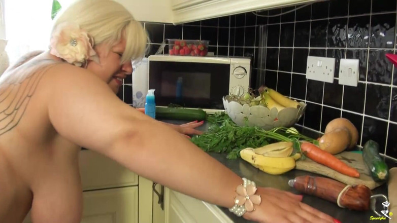 Dirty Doctors Clips: In my hot kitchen