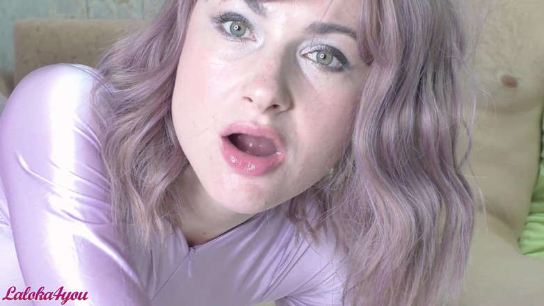 Laloka4you: Sexy buurvrouw geeft sensuele pijpbeurt met sperma in de mond