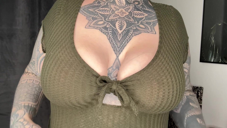 Miss Valentina: Grandes pechos hinchables