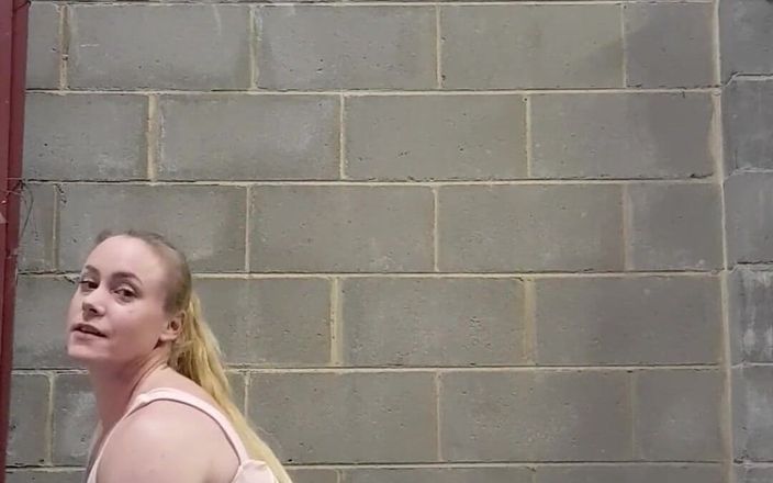 Michellexm: 裸体锻炼，我的瑜伽尝试加上裸体手架，