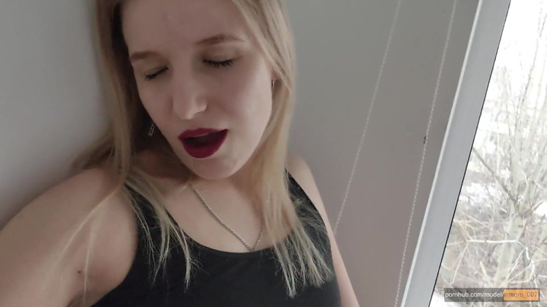 Stacy Starando: Femdom! Mój przyrodni brat-cipka służy mojej cipce, a ja spuszczam...