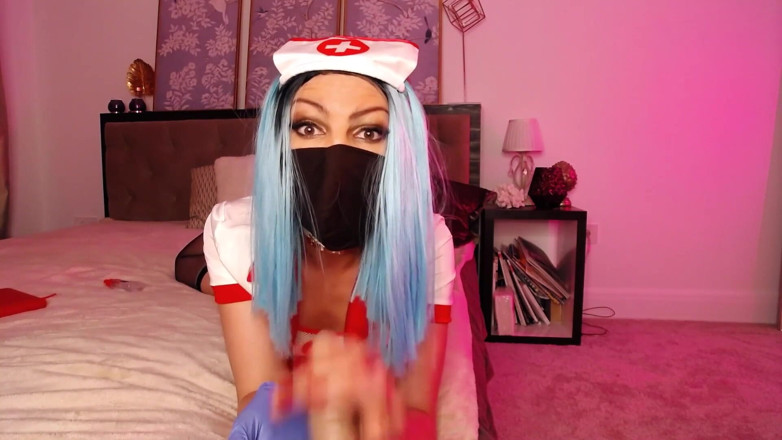 Kiras Secrets: Thăm y tá cách ly