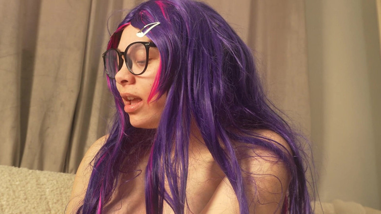 AmayaMori: La ragazza gigantessa non riesce a smettere di starnutere il...