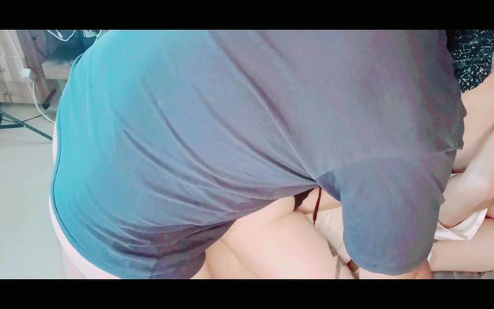 Mysticbabe8: Peguei meu namorado fazendo sexo com meu amigo......