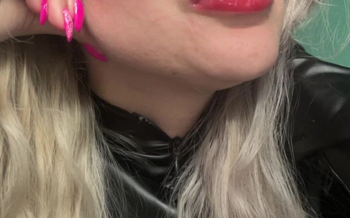 FinDom Goaldigger: Tunjukkan lidahmu!