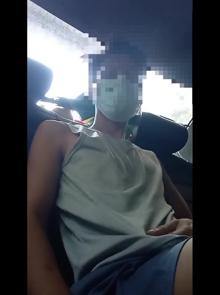 Troye_AsianPinoy: Jakol Sa на парковке, Tapos May, Biglang Lumapit - пинойская тинка мастурбирует