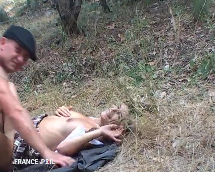 Rue Chaude: bagiche men seks karne vaale gramin ilaakon ke paartanar badalne...