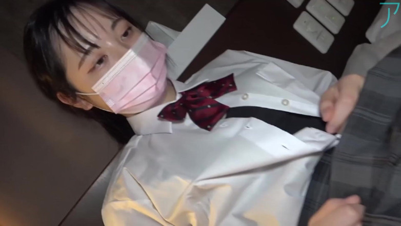Asians in love: Vysokoškolská uniforma lori creampie
