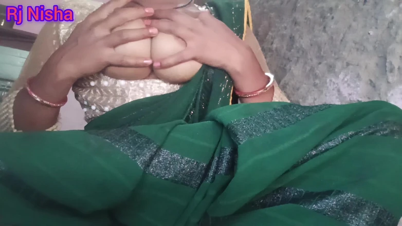 RJ NISHA: デジ義理の妹 RJ ニシャ グリーン サディ デカマンコ オナニー