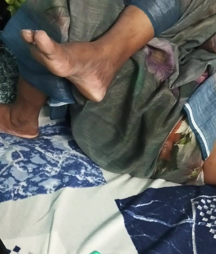 Pig pussy: 침대에서 낫투카타이 타밀 아줌마