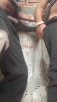 desi ganv ki larki sonaali ne chupke se apne sautele bhaee ke saath seks kiya.