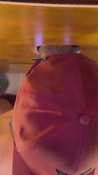 Капля Удовольствия Стекает С Крайней Плоти В Глори
