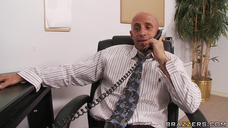 Big Tits at Work: Wielkie cycki w pracy - przedstawiciel handlowy Barry jest w ciekawej...