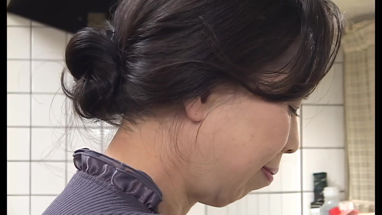 Raptor Inc: Takiko yuzawa - altmış yaşındaki orta yaşlı seksi kadının cinsel arzusunu...