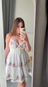 Donc... J’ai L’air D’une Vierge Dans Cette Robe?