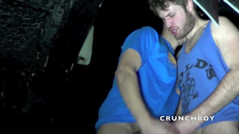 FRENCH AMATORS SEXTAPES: Drian fucked by his friend in backroom