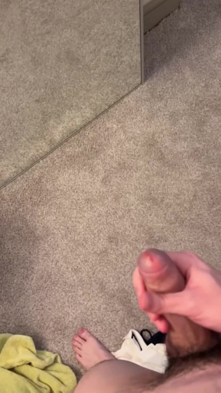 The Show Studio: Thủ dâm sau phòng tập thể dục