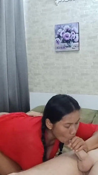 Thaiger melantun buah dadanya semasa menghisap dan mengongkek Joey