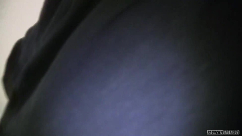 Raunchy Bastards: Возбужденную любопытную тинку шпилят