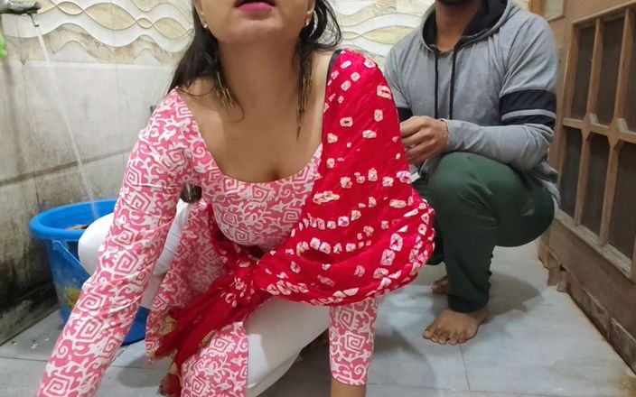 Hornycouple149: Bhabhi disetubuhi sambil mencuci pakaian di kamar mandi berisiko di...