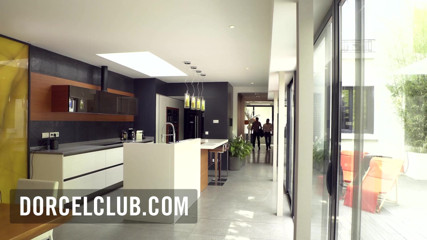 Dorcel Club: Cara and Lucy, the 2 luxury offer themselves to 4 men