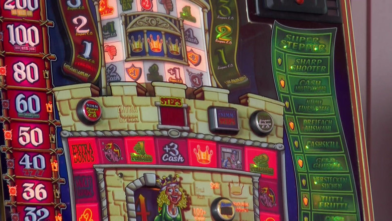 MILF and Big Wet Tits XXX: Німецька мамка отримує подвійне проникнення на дикому трах-фестивалі