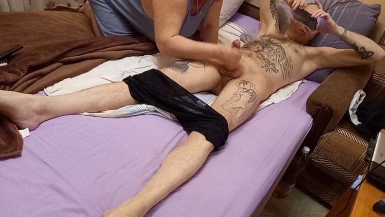Zona901: După pompă, soacra îmi masturbează pula