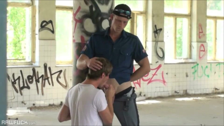 Raw Fuck: Un tip sărac Chav învață o lecție dură