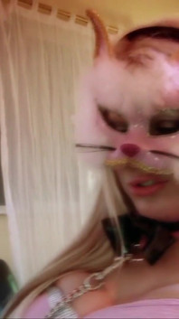 Cindy Behr, chat excitée, veut une bite avec laquelle jouer