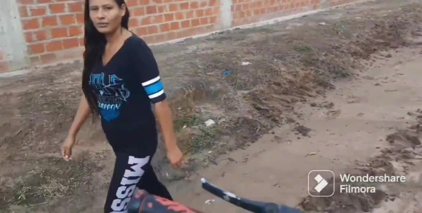 Karely Ruiz: Si sundal kecil murah ditangkap di jalan memberikan saya kompilasi...