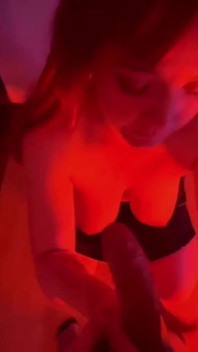 Kızıl Saçlı Partide Dans Eden Gece Kulübü'nün Banyosu'nda Benimle Sona Eriyor