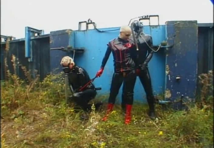 Absolute BDSM films - The original: Latex jurk babe pist domineert