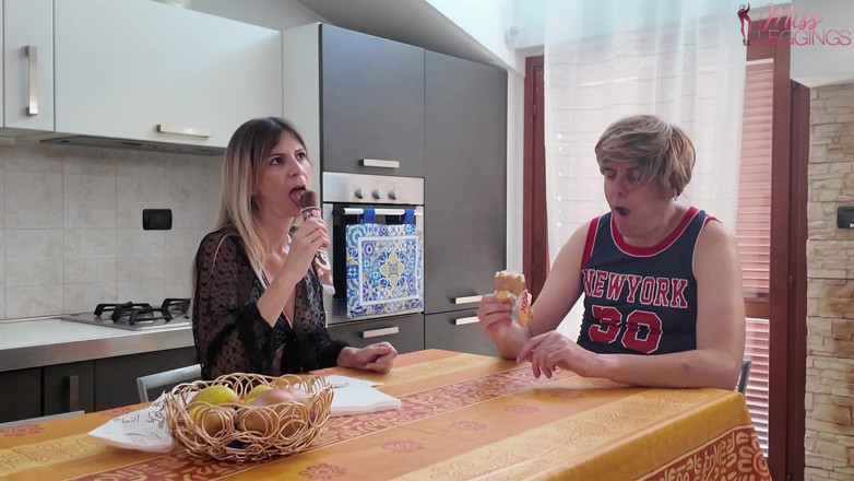 MissLeggings: Hot Stepaunt Seduces and Excites the Virgin Stepnephew by Enjoying...