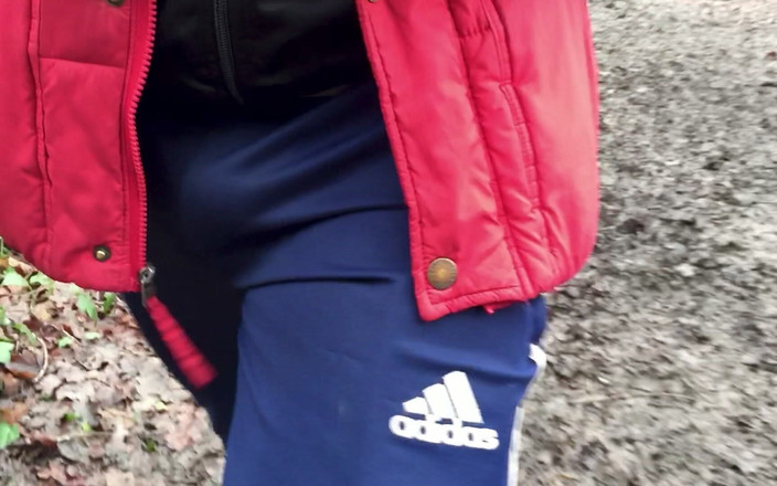 MrMagicDevil: 그래서 겨울이고 외부는 쩌는 추워요. 속옷을 입고 외출하고 있어