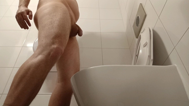 Ed Eden: Danza Del Bagno Pubblico
