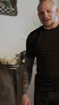 Adam sütlü anneciğin komşusuyla porno filme çekiyor