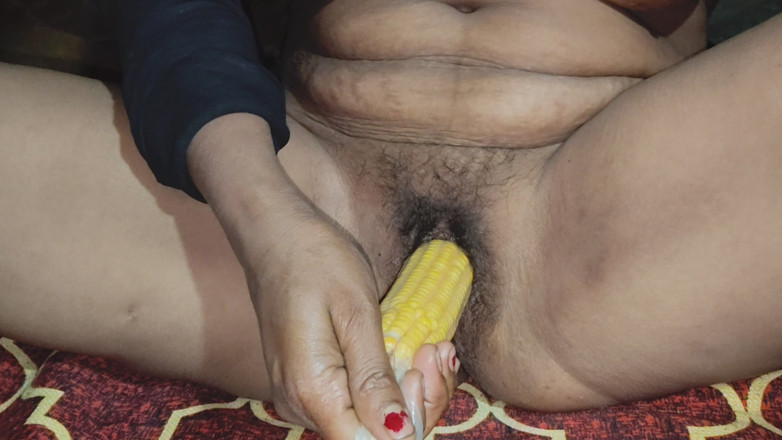 jayabhabhi: Indian Homemade Yellow Colour Corn with Condoms Very Hrad Sex...