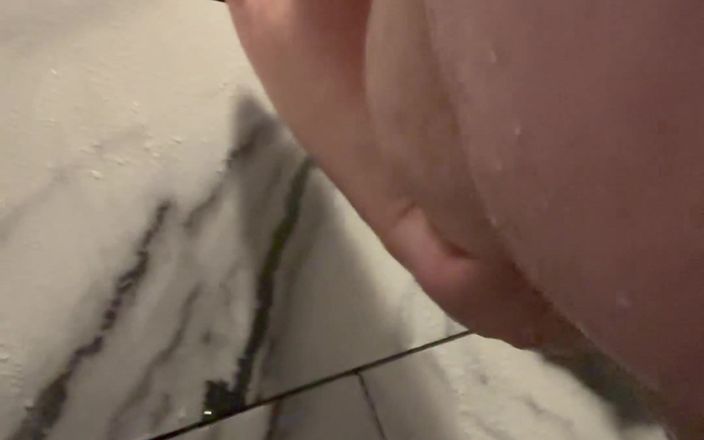 Thickened NJ: Big Dildo in the Shower