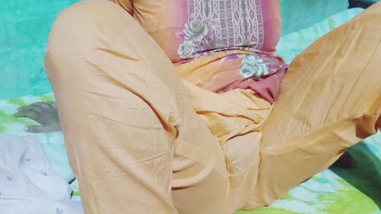 CoupleWorld: Caliente india casada y clener en video de sexo