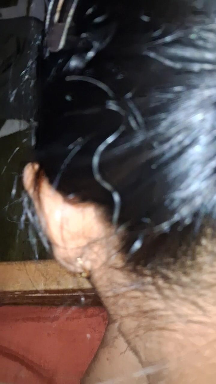 Sexpron: Udělej to pomalu do zadku, mám pocit, že mi praskne zadek.