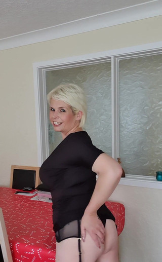 SkylerSquirt: Šťastný zadek středa