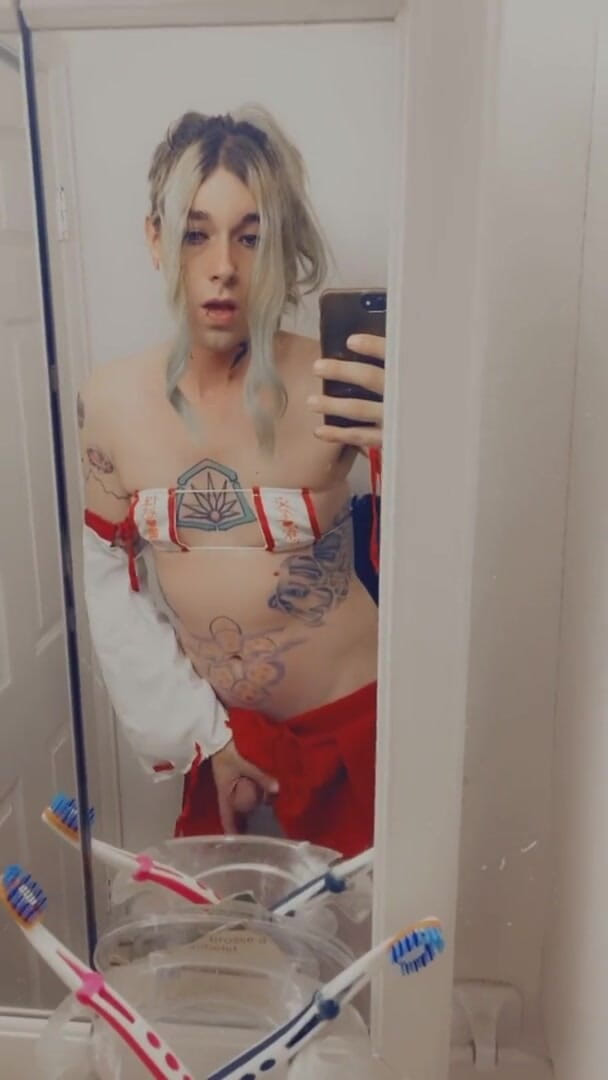 CarmenMelatonin: Sexy cosplay babe ama sexo