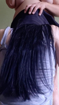 Dávám lízání mé milf macechy, když její manžel vaří snídani