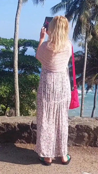 Amatör blond mogen fru tycker om sex efter att ha gått