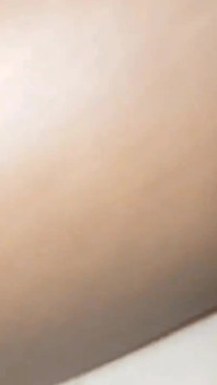 Piegata su un grande nero profondo a pecorina martellante