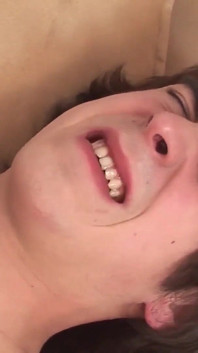 Video esclusivo senza preservativo: sexy gay arrapato scopano in varie posizioni prima di venire