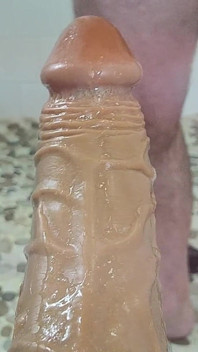 Gros plan, sodomie avec un gode, sucer et baiser, cul à bouche et éjaculation.